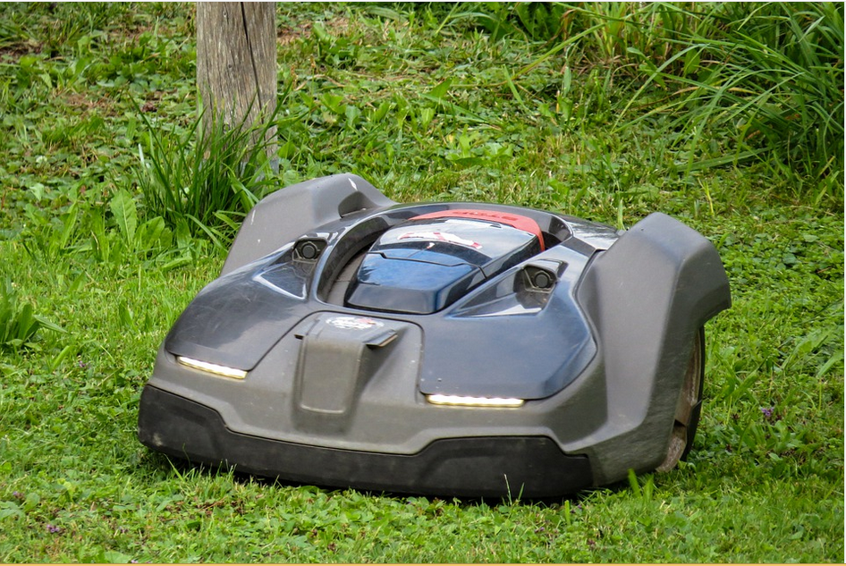 Pros and Cons of a Robotic Lawn Mower